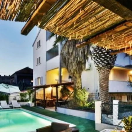 Holiday home House With A Swimming Pool - 22234 *