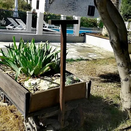 House With A Swimming Pool - 22234 스플리트
